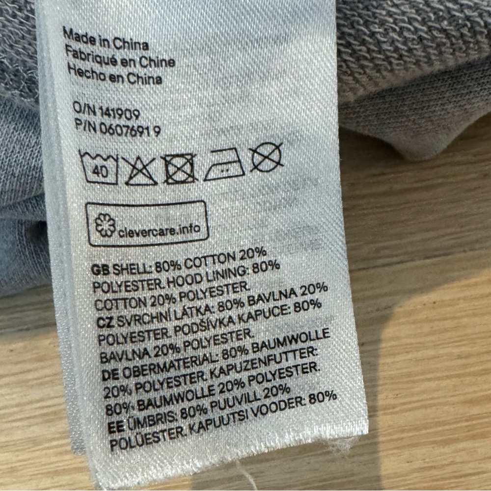 Lightweight Hoodie Sweatshirt - 2 years - Picture 2 of 5